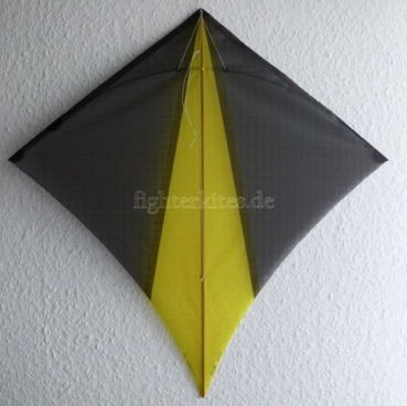 Segel: appliziert
Segelmaterial: Ripstop-Nylon
Bogenstab: Carbon 1,5 mm
Mittelstab: Bambus
Gesamtgewicht: 13,9 g Segel: appliziert
Segelmaterial: Ripstop-Nylon
Bogenstab: Carbon 1,5 mm
Mittelstab: Bambus
Gesamtgewicht: 13,9 g
