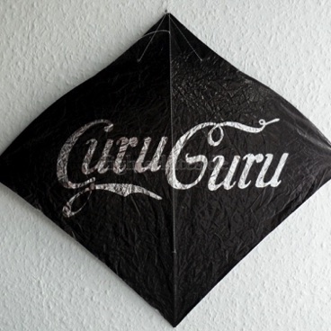 Segel: geätzt
Segelmaterial: Mylar
Bogenstab: Carbon 1,3 mm
Mittelstab: Bambus laminiert
Gesamtgewicht: 8,4 g Segel: geätzt
Segelmaterial: Mylar
Bogenstab: Carbon 1,3 mm
Mittelstab: Bambus laminiert
Gesamtgewicht: 8,4 g