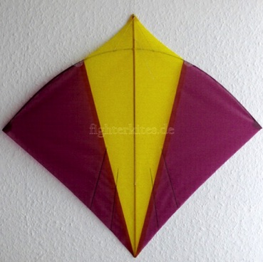 Segel: appliziert
Segelmaterial: Ripstop-Nylon
Bogenstab: Carbon 1,5 mm
Mittelstab: Bambus laminiert
Gesamtgewicht: 13,0 g Segel: appliziert
Segelmaterial: Ripstop-Nylon
Bogenstab: Carbon 1,5 mm
Mittelstab: Bambus laminiert
Gesamtgewicht: 13,0 g